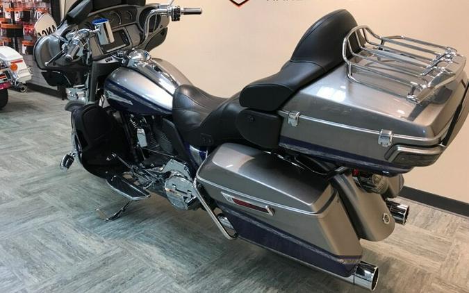 2016 Harley-Davidson CVO Limited Palladium Silver/Phantom Blue FLHTKSE