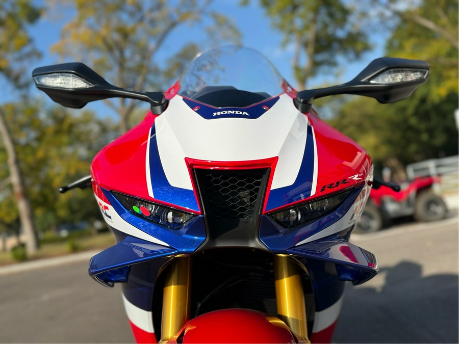 2025 Honda CBR1000RR-R Fireblade SP