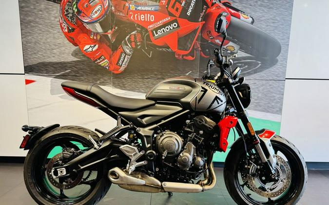 2022 Triumph Trident 660 Silver Ice Diablo Red