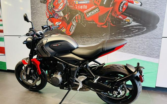 2022 Triumph Trident 660 Silver Ice Diablo Red