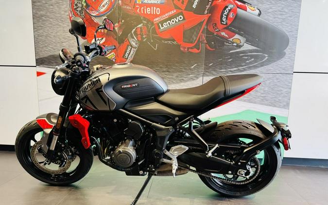 2022 Triumph Trident 660 Silver Ice Diablo Red