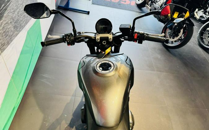 2022 Triumph Trident 660 Silver Ice Diablo Red