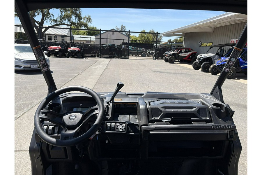 2025 Can-Am Defender XT HD10