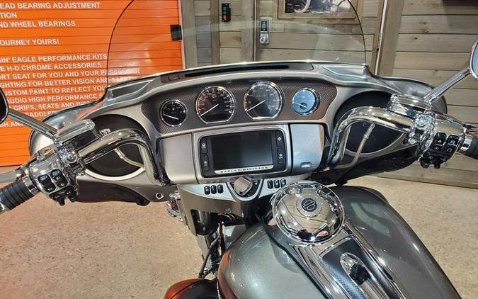 2015 Harley-Davidson® FLHTKSE - CVO™ Limited