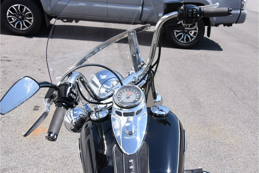 2015 Harley-Davidson® FLSTC Heritage Softail Classic