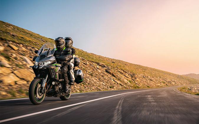 2025 Kawasaki Versys 1100 SE LT ABS