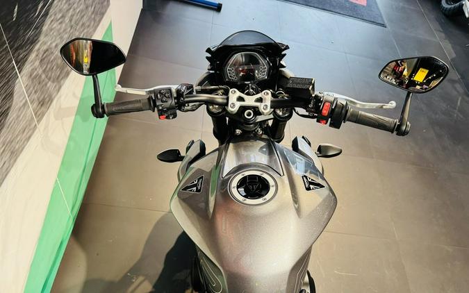 2024 Triumph Street Triple 765 R Silver Ice