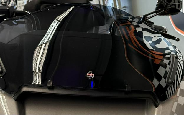 2023 Harley-Davidson® CVO™ Road Glide® Dark Platinum w/Pinstripe