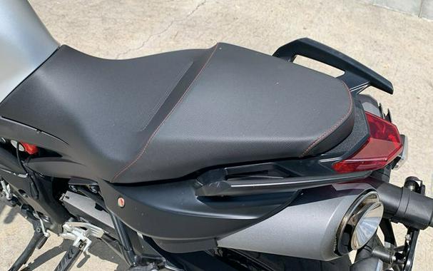 2018 Aprilia SHIVER 900