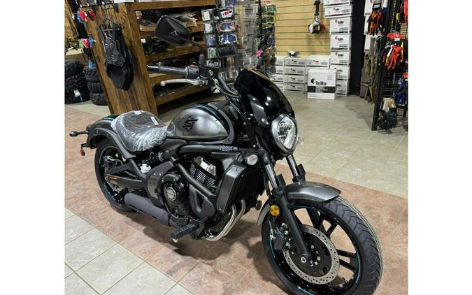 2025 Kawasaki Vulcan® S Café 650 - Metallic Moondust Gray / Metallic Spark Black