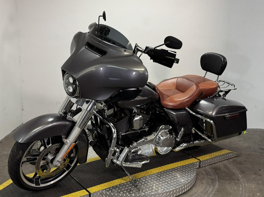 FLHX 2014 Street Glide®