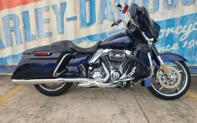 2016 Harley-Davidson® FLHXSE - CVO™ Street Glide®