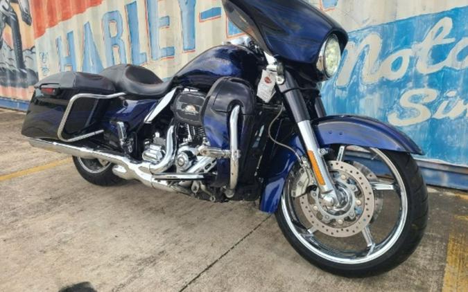 2016 Harley-Davidson® FLHXSE - CVO™ Street Glide®
