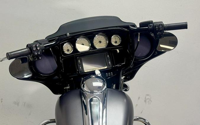 FLHXS 2017 Street Glide® Special