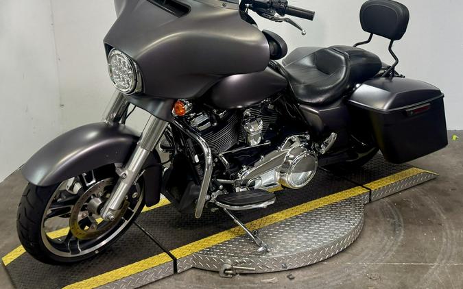 FLHXS 2017 Street Glide® Special