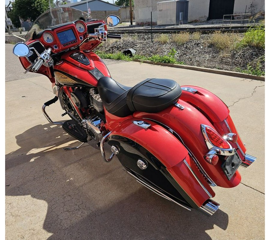 2017 Indian Motorcycle® Chieftain® Limited Wildfire Red over Thunder Black