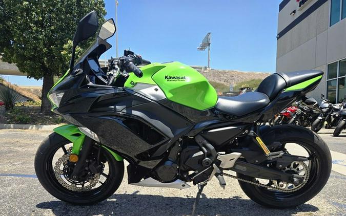 2022 Kawasaki Ninja 650 KRT Edition Metallic Matte Graphenesteel Gray