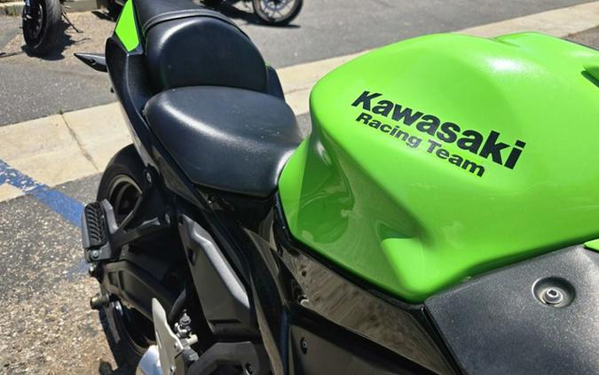2022 Kawasaki Ninja 650 KRT Edition Metallic Matte Graphenesteel Gray