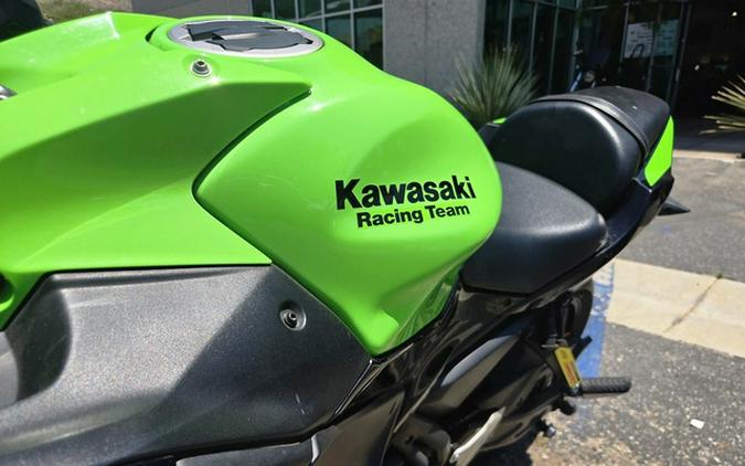2022 Kawasaki Ninja 650 KRT Edition Metallic Matte Graphenesteel Gray