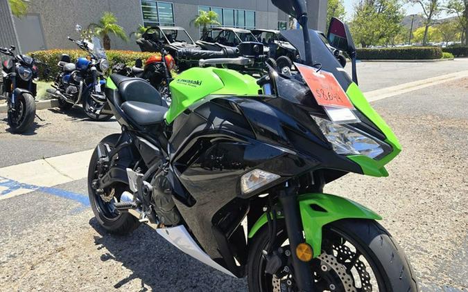 2022 Kawasaki Ninja 650 KRT Edition Metallic Matte Graphenesteel Gray