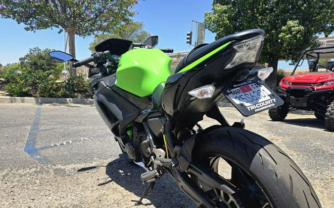 2022 Kawasaki Ninja 650 KRT Edition Metallic Matte Graphenesteel Gray