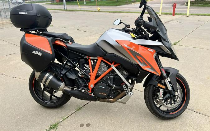 2017 KTM Super Duke 1290 GT