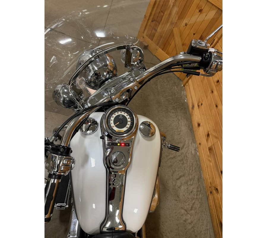FLSTNI 2005 Softail® Deluxe