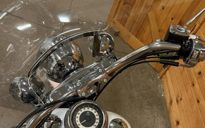 FLSTNI 2005 Softail® Deluxe