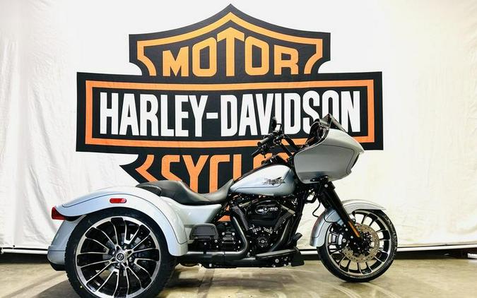 2024 Harley-Davidson® FLTRT - Road Glide® 3