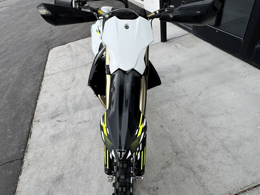 2026 Triumph TF 450-C Jet black/ Pure white