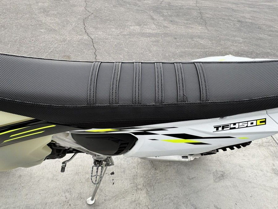 2026 Triumph TF 450-C Jet black/ Pure white