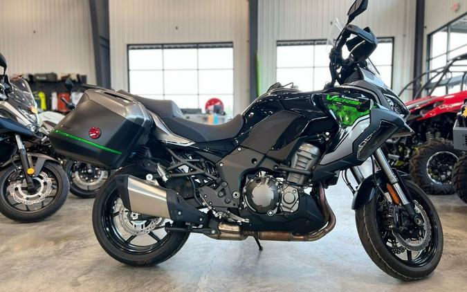 2022 Kawasaki Versys® 1000 SE LT+