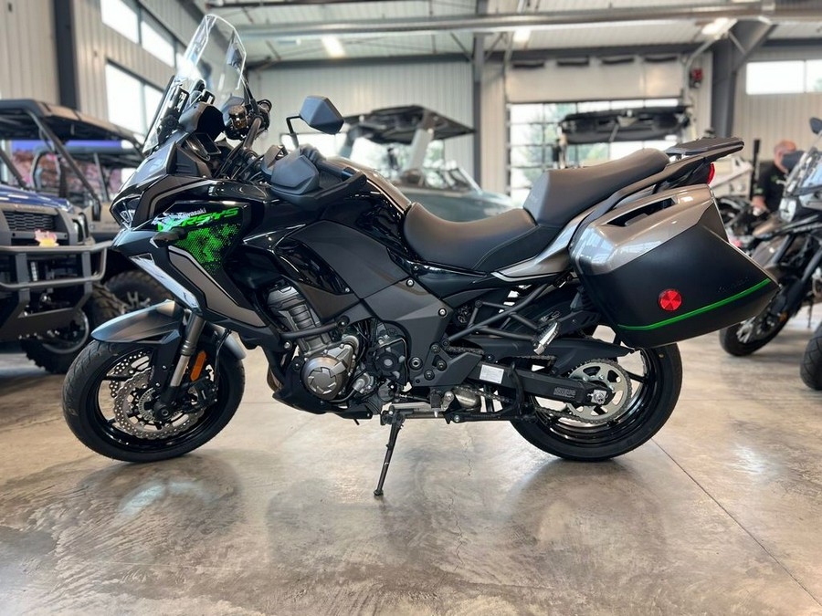 2022 Kawasaki Versys® 1000 SE LT+