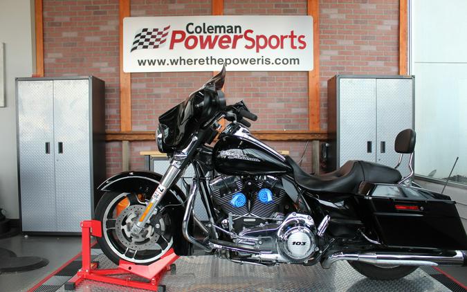 2012 Harley-Davidson® Street Glide Base