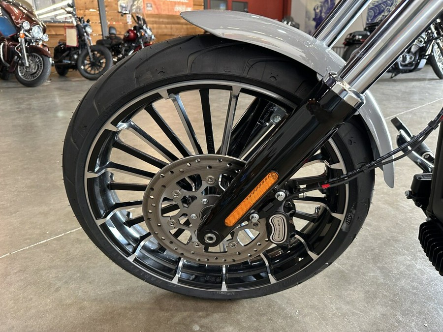 Harley-Davidson® Breakout™ 2026