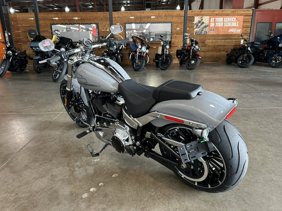 Harley-Davidson® Breakout™ 2026