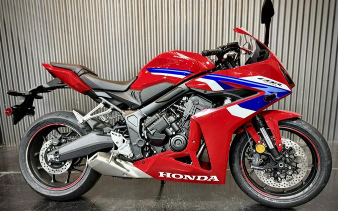 2026 Honda CBR650R E-Clutch Grand Prix Red