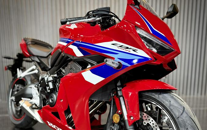 2026 Honda CBR650R E-Clutch Grand Prix Red