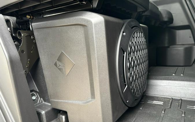 2027 Can-Am Defender XU MAX Limited HD11