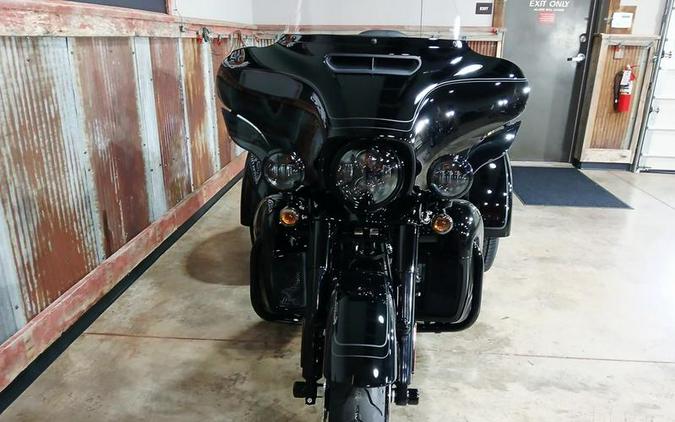 2025 Harley-Davidson® FLHTCUTG - Tri Glide® Ultra