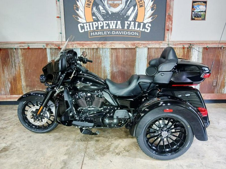 2025 Harley-Davidson® FLHTCUTG - Tri Glide® Ultra