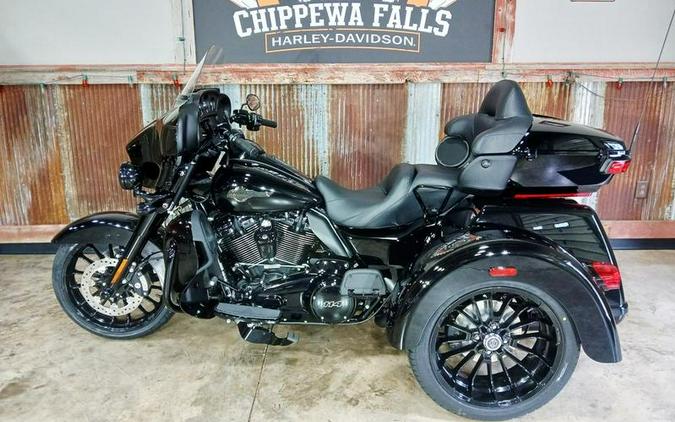 2025 Harley-Davidson® FLHTCUTG - Tri Glide® Ultra