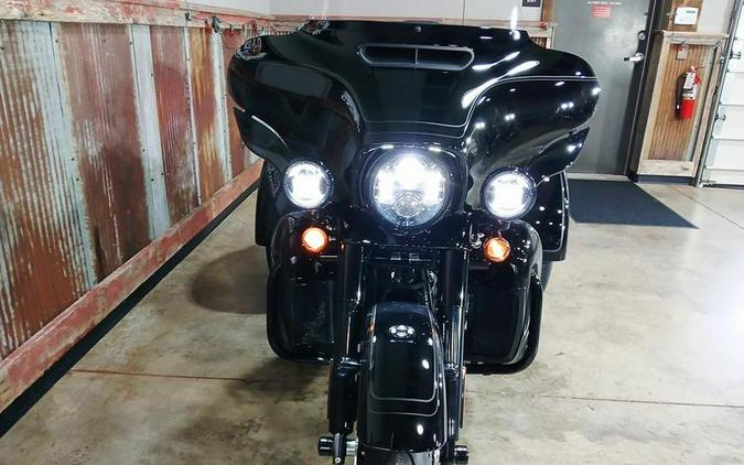 2025 Harley-Davidson® FLHTCUTG - Tri Glide® Ultra