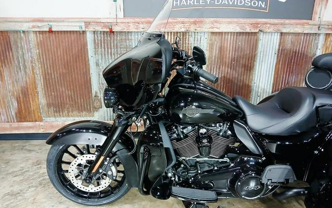 2025 Harley-Davidson® FLHTCUTG - Tri Glide® Ultra