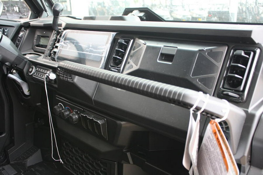 2026 Can-Am® Defender Limited HD11 Desert Tan & Carbon Black