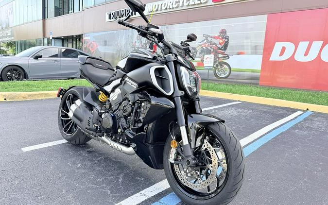 2023 Ducati Diavel V4 Thrilling Black