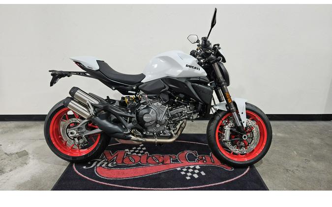 2026 Ducati MONSTER PLUS