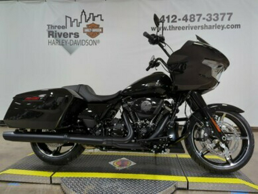 2024 Harley-Davidson Road Glide® Vivid Black (Black Finish w/Cast Wheels)