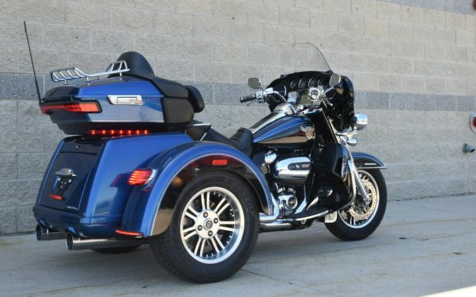 2018 Harley-Davidson Tri Glide Ultra FLHTCUTG