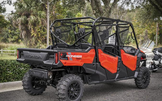 2023 Honda® Pioneer 1000-6 Deluxe Crew